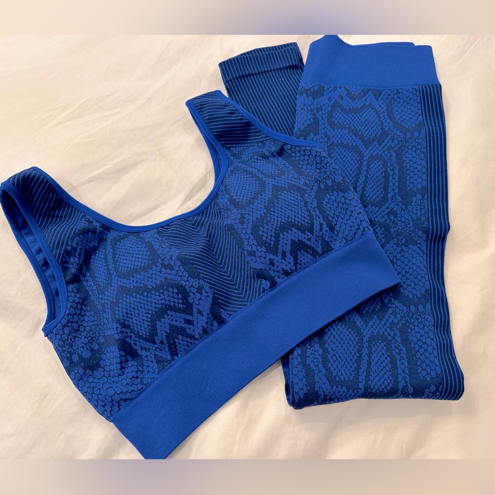 Blue snake print fitness set - Picture 2 of 8
